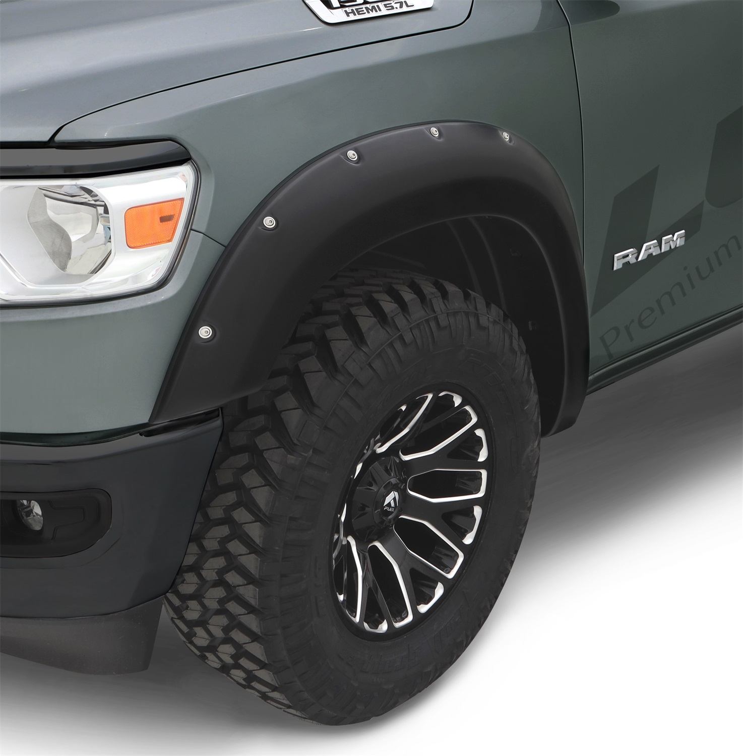 2019Ram1500_LUND_RXFlares_smooth_RX131SA.jpg