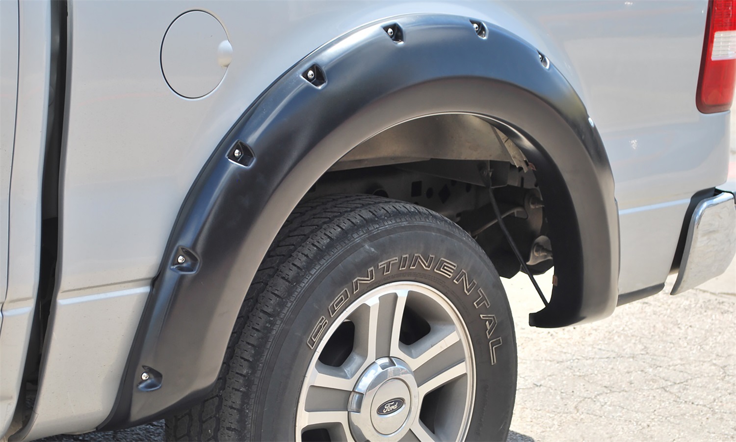 Lund_RXFlares_RX133TB_rear.jpg